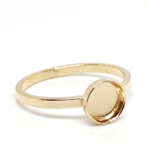 Gold plated ring - round setting 6mm - flat ring shank